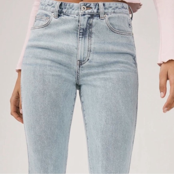 Something Navy Nina Slit Hem Jeans - Picture 2 of 11